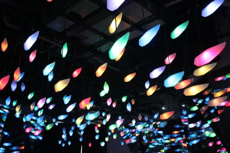 神戸で1日デート・観光なら外せない！映えるアートがたくさん「AQUARIUM×ART átoa」の楽しみ方