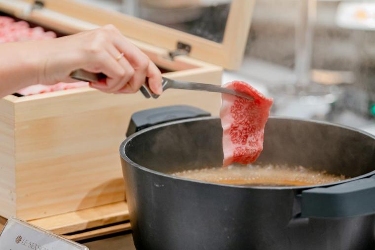 沖縄初の大型スライダー付きプールが楽しい！「グランドメルキュール沖縄残波岬リゾート」