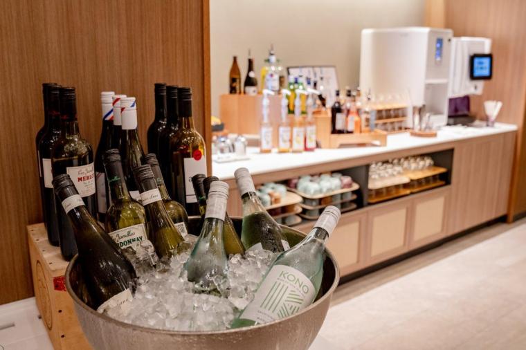 沖縄初の大型スライダー付きプールが楽しい！「グランドメルキュール沖縄残波岬リゾート」