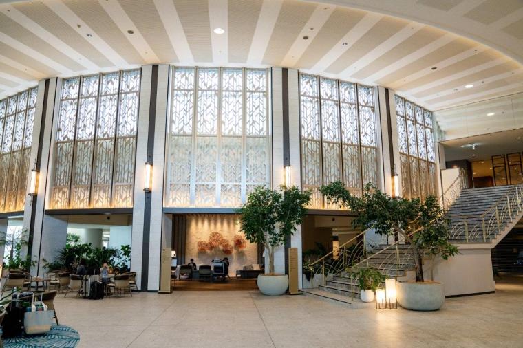 沖縄初の大型スライダー付きプールが楽しい！「グランドメルキュール沖縄残波岬リゾート」