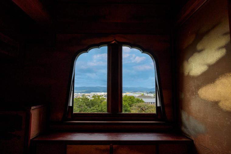 「長楽館」御成の間・華頭窓