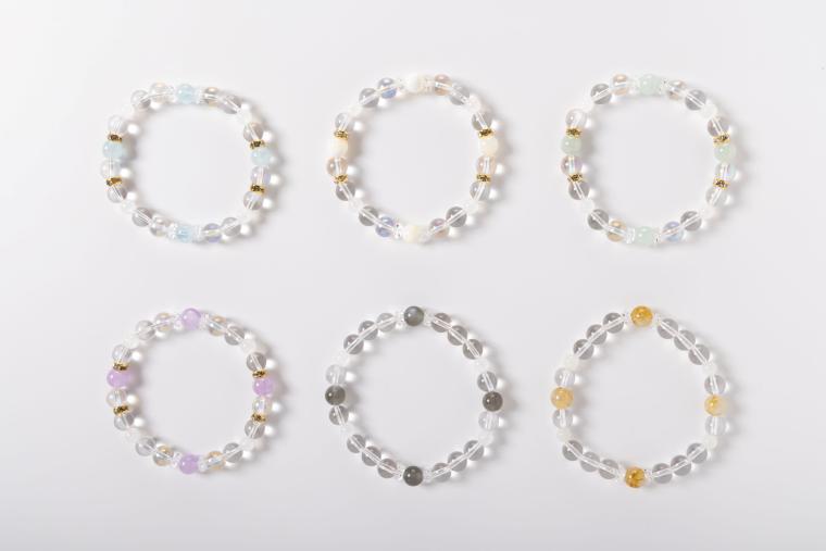 清らかな輝きを放つ天然石の「おきよめブレスレット」