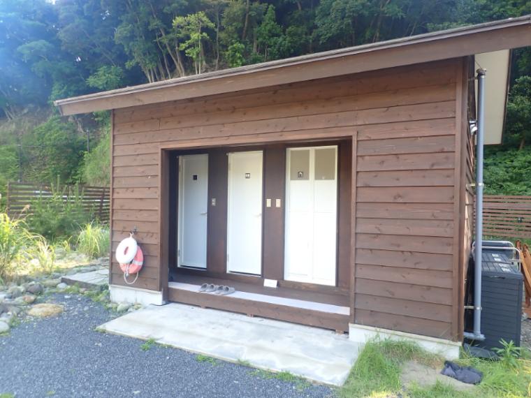 【静岡県西伊豆町・シーサイドベース安良里】漁港の手ぶらキャンプ場 テントも BBQ も持ち物ナシ!