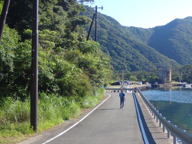 【静岡県西伊豆町・シーサイドベース安良里】漁港の手ぶらキャンプ場 テントも BBQ も持ち物ナシ!