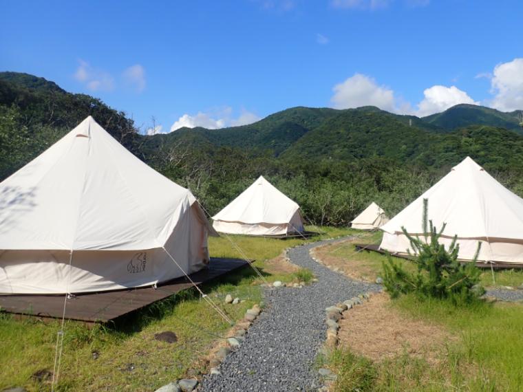 【静岡県西伊豆町・シーサイドベース安良里】漁港の手ぶらキャンプ場 テントも BBQ も持ち物ナシ!