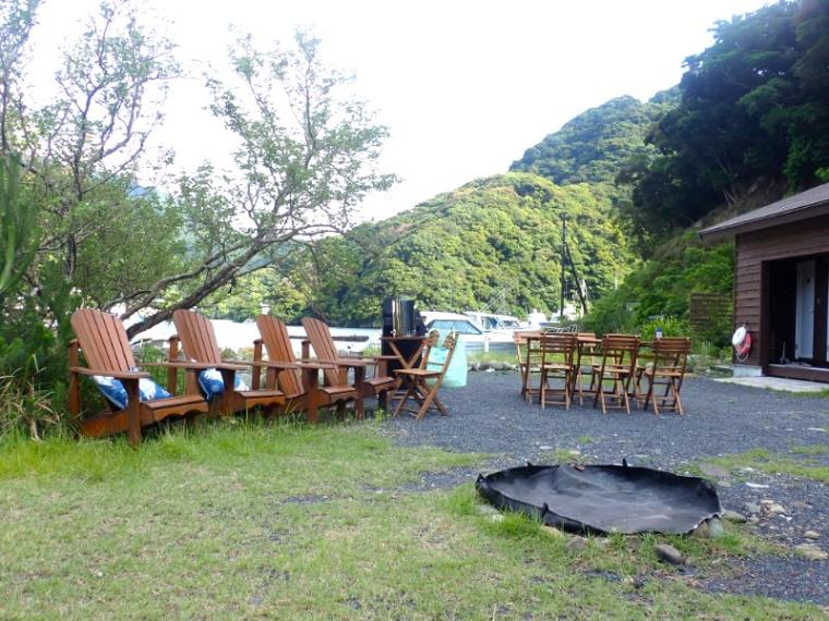 【静岡県西伊豆町・シーサイドベース安良里】漁港の手ぶらキャンプ場 テントも BBQ も持ち物ナシ!