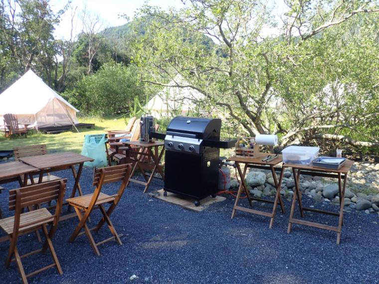 【静岡県西伊豆町・シーサイドベース安良里】漁港の手ぶらキャンプ場 テントも BBQ も持ち物ナシ!