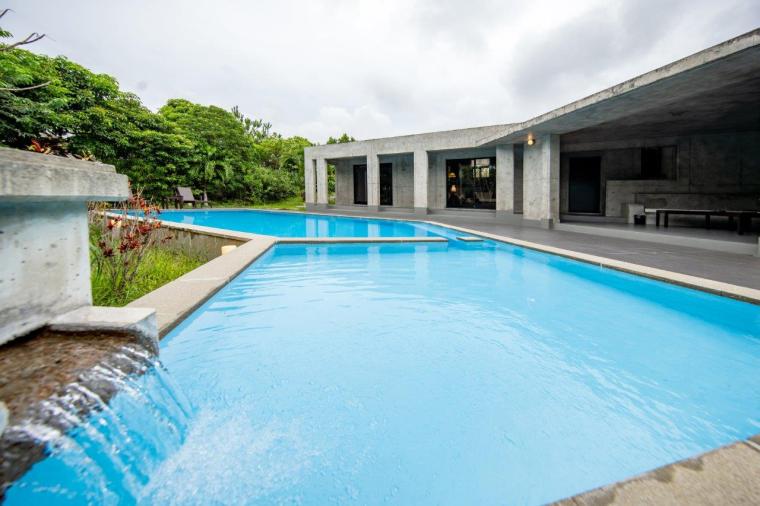 沖縄の奥深くへ。森に溶け込む隠れ家「MAGACHABARU OKINAWA」