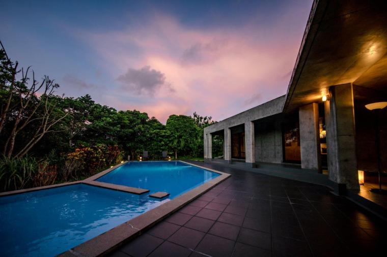 沖縄の奥深くへ。森に溶け込む隠れ家「MAGACHABARU OKINAWA」