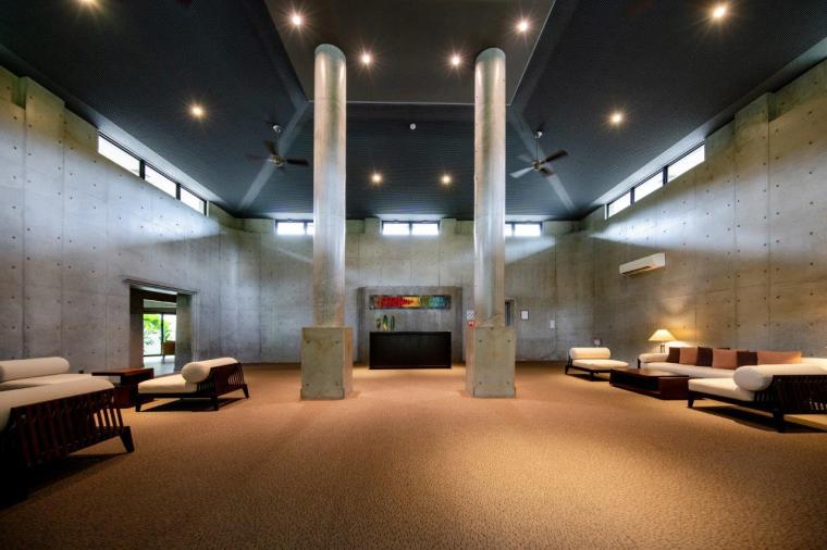 沖縄の奥深くへ。森に溶け込む隠れ家「MAGACHABARU OKINAWA」