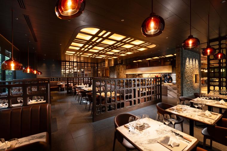 「ヒルトン京都」レストラン「７EMBERS」