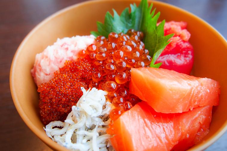 朝食海鮮丼イメージ