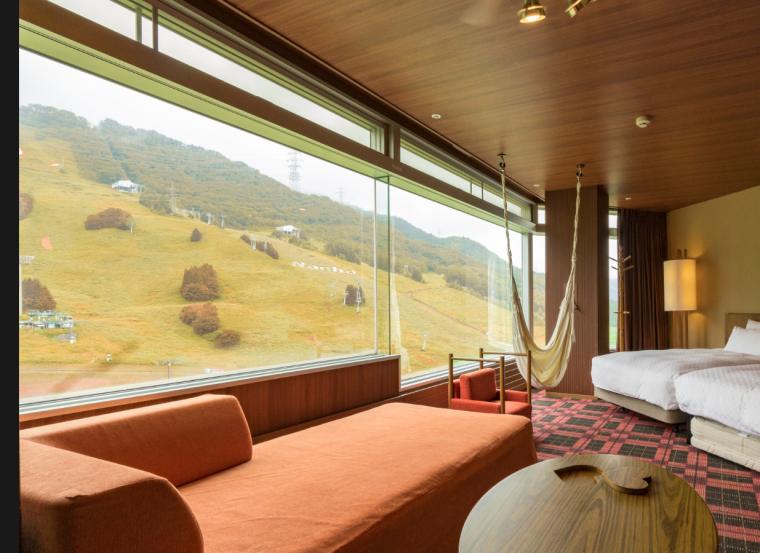 2つの日本一で絶景を体験！「苗場ドラゴンドラ」紅葉営業を開始