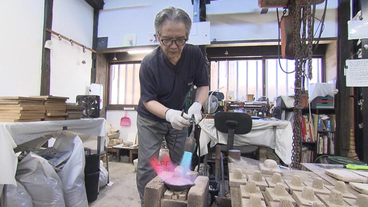 ものづくりのまち・高岡市金屋町で鋳物体験！創業100年超の工房で作るやさしい音色の風鈴