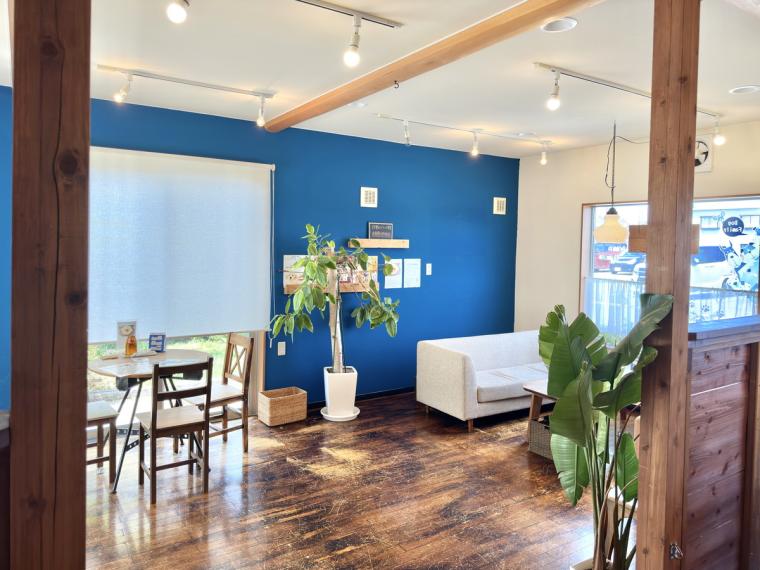 【鳥取】カップに柴犬が浮かぶ「しばオレ」が可愛すぎ！愛犬と楽しむこともできるドッグカフェがオープン