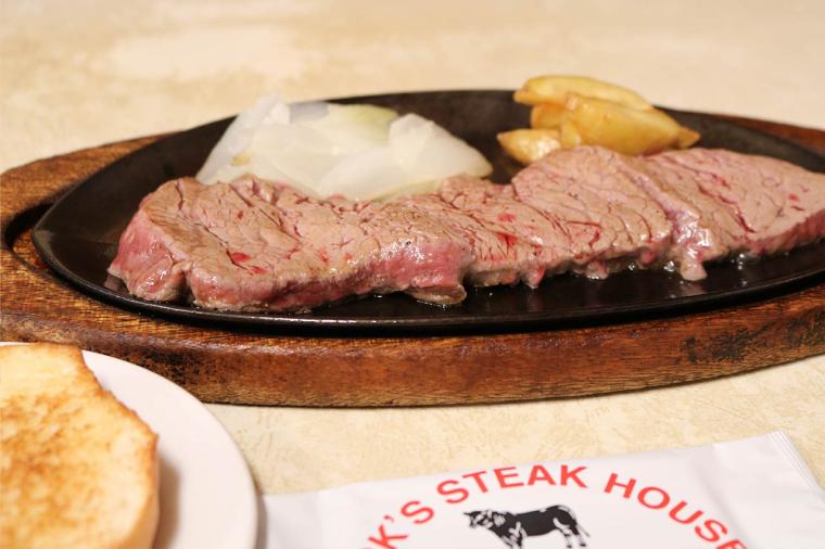 【沖縄】沖縄で一番のステーキ店！？『ジャッキーステーキハウス』の人気と魅力を堪能できるオススメのグルメ（那覇市）