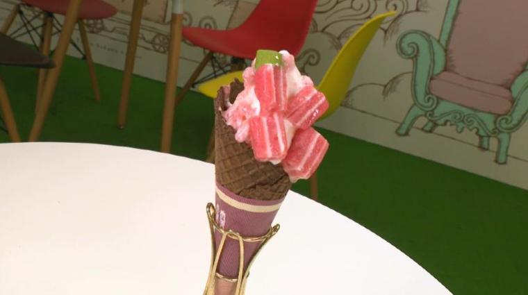 静岡県焼津市・焼津さかなセンター】丼からベロン! 豪快海鮮丼とびっくり「燃えるプリン」おすすめ写真映えグルメ