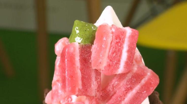 静岡県焼津市・焼津さかなセンター】丼からベロン! 豪快海鮮丼とびっくり「燃えるプリン」おすすめ写真映えグルメ