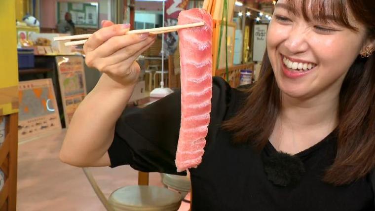 静岡県焼津市・焼津さかなセンター】丼からベロン! 豪快海鮮丼とびっくり「燃えるプリン」おすすめ写真映えグルメ