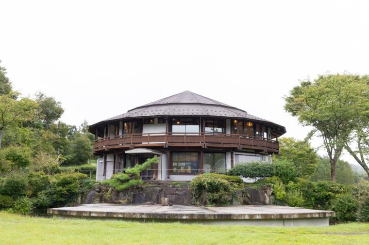 弥治郎こけし村