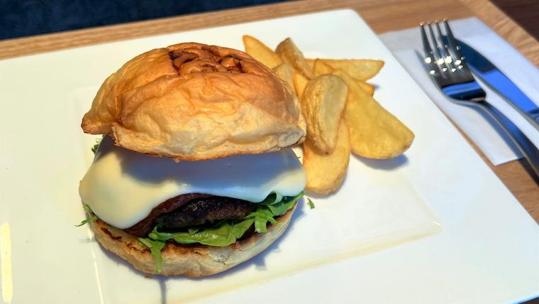 富山駅徒歩圏内に新たなグルメテーマパーク【GURUNAVI FOODHALL WYE 富山】北陸の食を楽しむ全6店