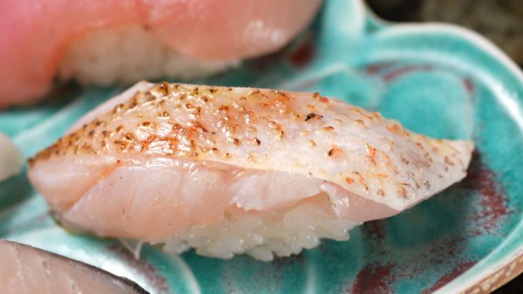 漁港で下処理まで！とことん鮮度にこだわる富山のウマいご当地回転寿司【氷見回転寿司 粋鮨】