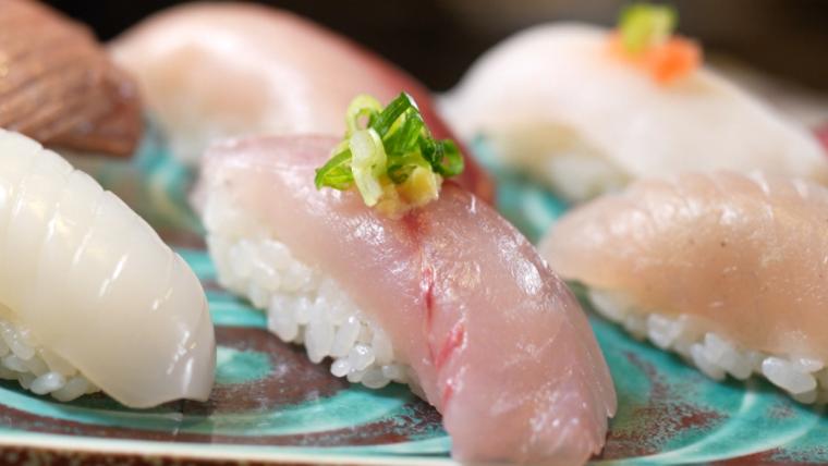 漁港で下処理まで！とことん鮮度にこだわる富山のウマいご当地回転寿司【氷見回転寿司 粋鮨】