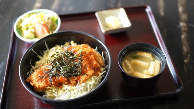 「本当は教えたくない！」氷見市民が通う“日本一おいしいハンバーグ”【レストハウスツーロン】