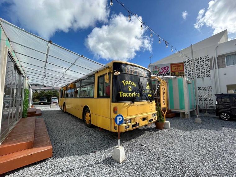 【沖縄】24 時間いつでも買える映えグルメ！SNS でも話題！沖縄の自販機スイーツ特集