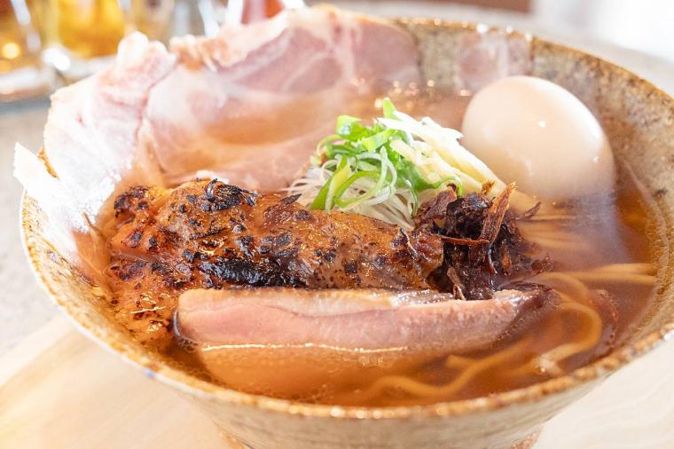 沖縄そばを世界へ。大人気行列店が新店舗オープン！新次元の”沖縄そば”を「EIBUN Tsuboya」（那覇市）