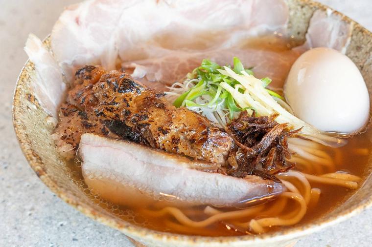 沖縄そばを世界へ。大人気行列店が新店舗オープン！新次元の”沖縄そば”を「EIBUN Tsuboya」（那覇市）