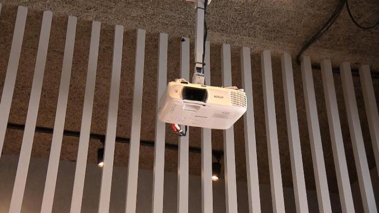 【静岡市葵区・ビル泊】街のど真ん中に泊まる ビルの空き部屋が華麗な転身