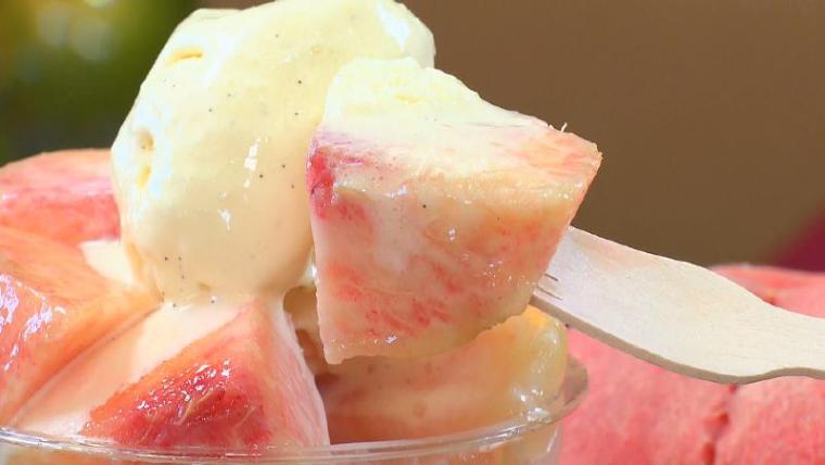 【静岡県三島市】裏路地でローカルな食べ歩き 青果店のフルーツパフェにハート型の三島コロッケ