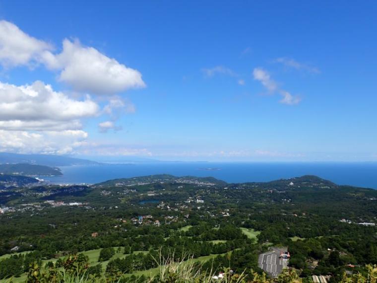 【静岡県伊東市・大室山】アクセスから散策方法まで解説 リフトに乗って標高 580m から伊豆七島を拝む