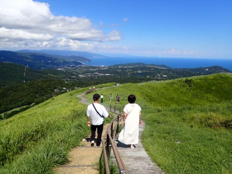 【静岡県伊東市・大室山】アクセスから散策方法まで解説 リフトに乗って標高 580m から伊豆七島を拝む