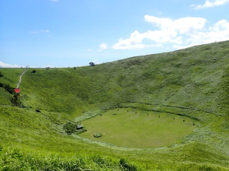 【静岡県伊東市・大室山】アクセスから散策方法まで解説 リフトに乗って標高 580m から伊豆七島を拝む