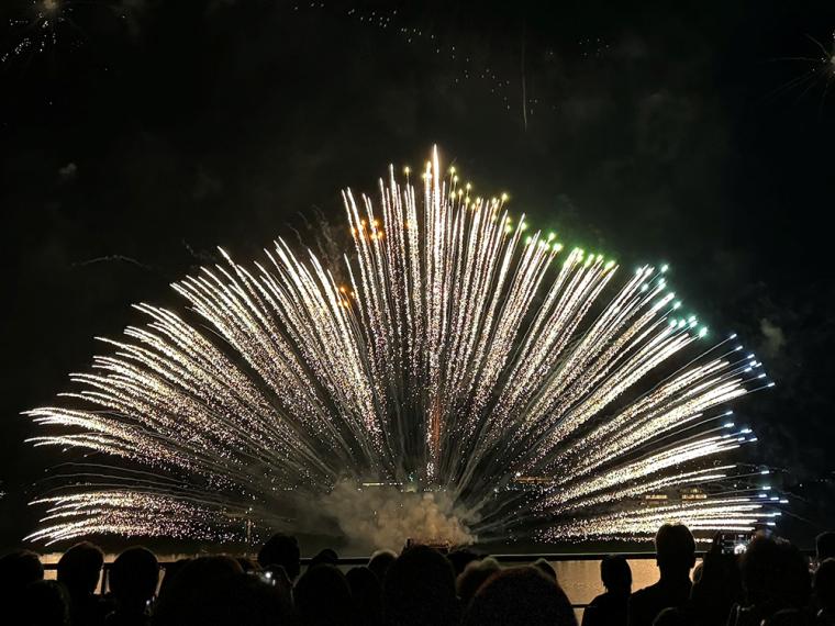 「びわ湖大津・ナイトクルーズ花火」