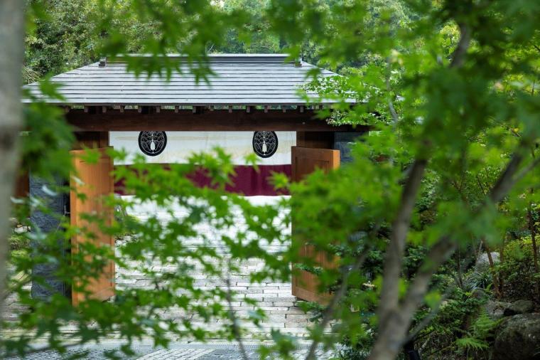 源翠瓏（げんすいろう）