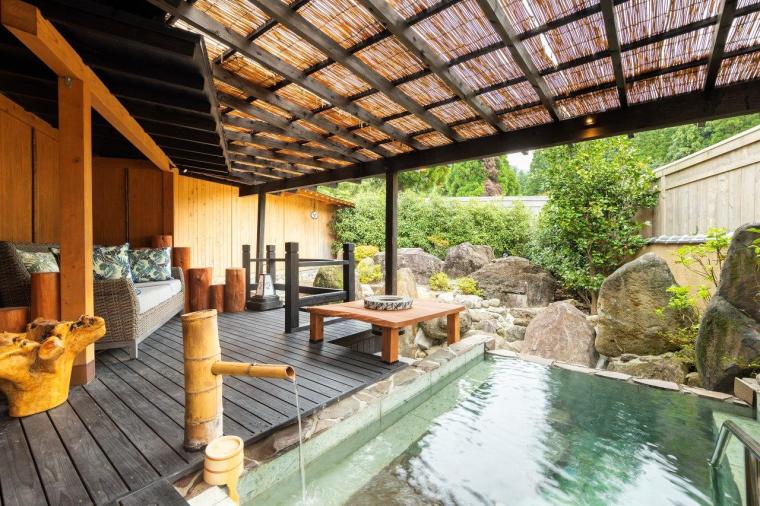 源翠瓏（げんすいろう）