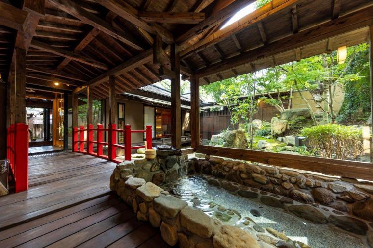 源翠瓏（げんすいろう）