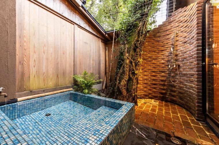 源翠瓏（げんすいろう）