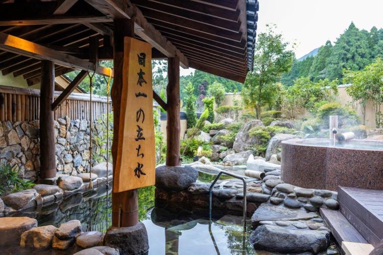 源翠瓏（げんすいろう）