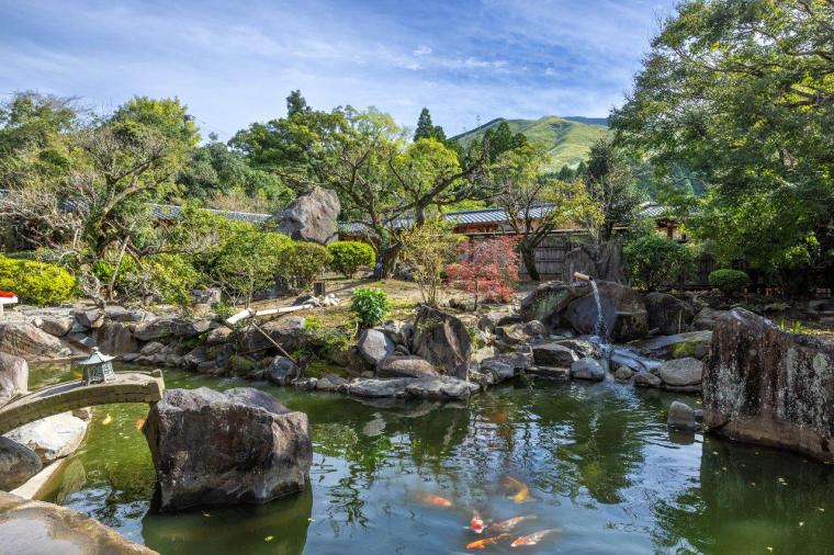 源翠瓏（げんすいろう）