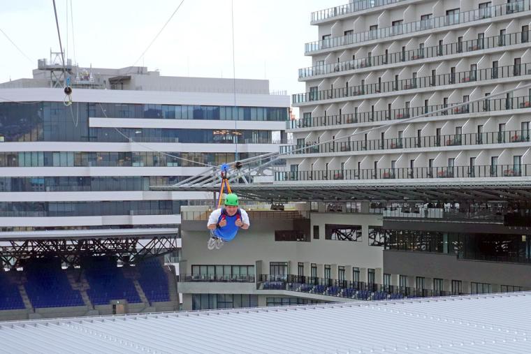 長崎スタジアムシティのジップライン