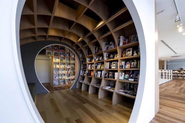 「ねをはすBook&Cafe」選書コーナー