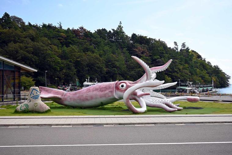 イカの駅つくモール