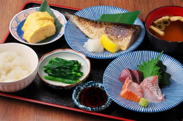 炭火焼キ鳥ト焼きとん 鉄板×酒場 トリヤマスタンド