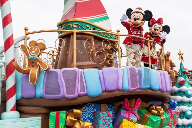 2024年 東京ディズニーランド クリスマス パレード