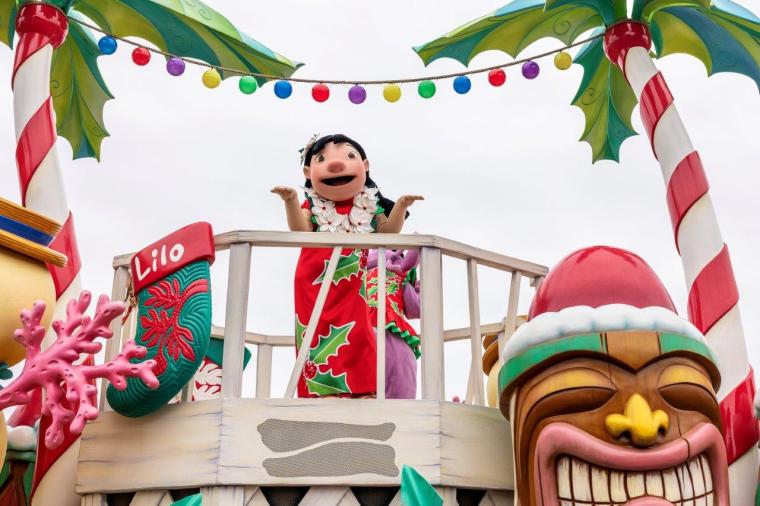 2024年 東京ディズニーランド クリスマス パレード