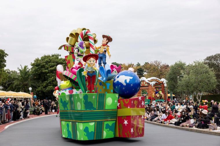 2024年 東京ディズニーランド クリスマス パレード